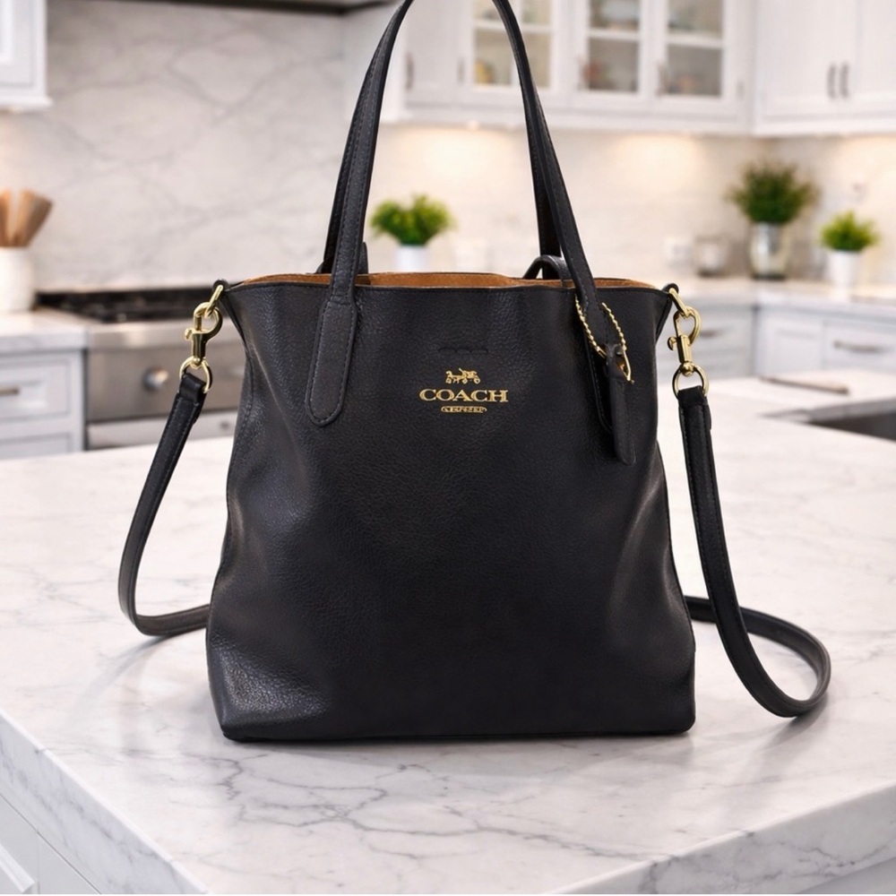 COACH NWOT Small Black Pebbled  Leather Thea Tote Bag with Detachable Strap